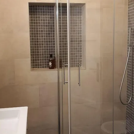 Foscolo 27 A 100 M Dal Mare * Βιαρέτζιο