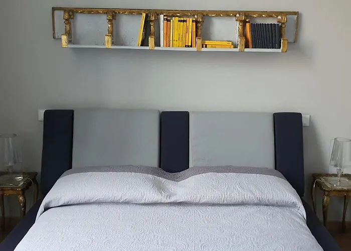 Foscolo 27 A 100 M Dal Mare