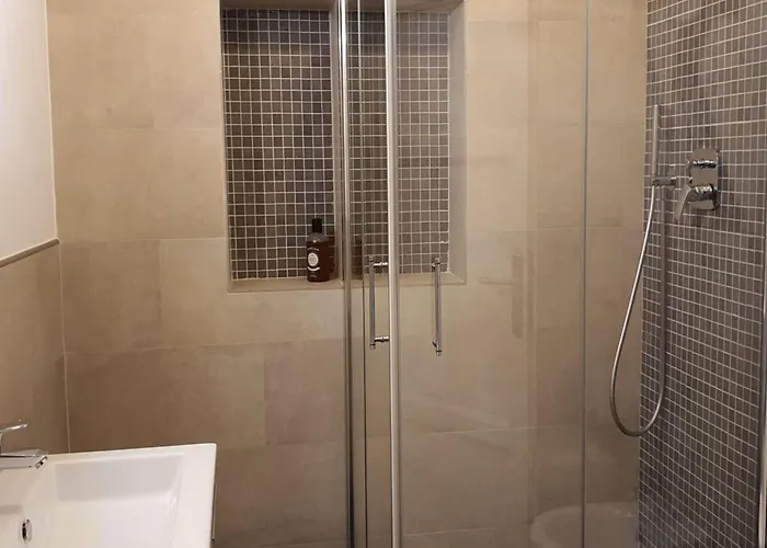 Foscolo 27 A 100 M Dal Mare * В'яреджо