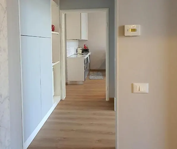 Foscolo 27 A 100 M Dal Mare