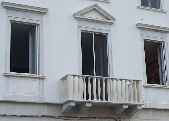 Foscolo 27 A 100 M Dal Mare