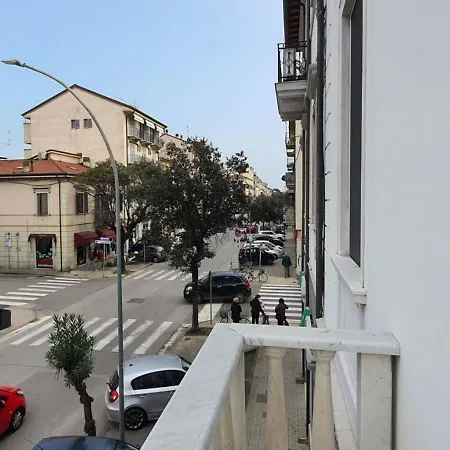Foscolo 27 A 100 M Dal Mare Apartmán Viareggio